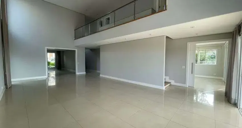 Casa com sobrado à venda no Condomínio Alphaville Conde 2 em Barueri - SP