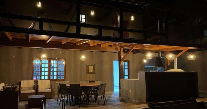 Casa em Condomínio Gruta das Lagostas em São Sebastião - São Paulo.