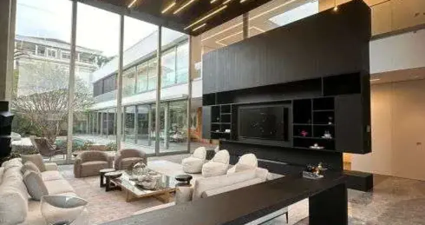 Casa sobrado alto padrão à venda no Condomínio Tamboré 2 no Alphaville em Santana de Parnaíba - SP
