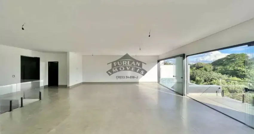 Casa Sobrado alto padrão à venda no Condomínio Golf Village em Carapicuíba - SP