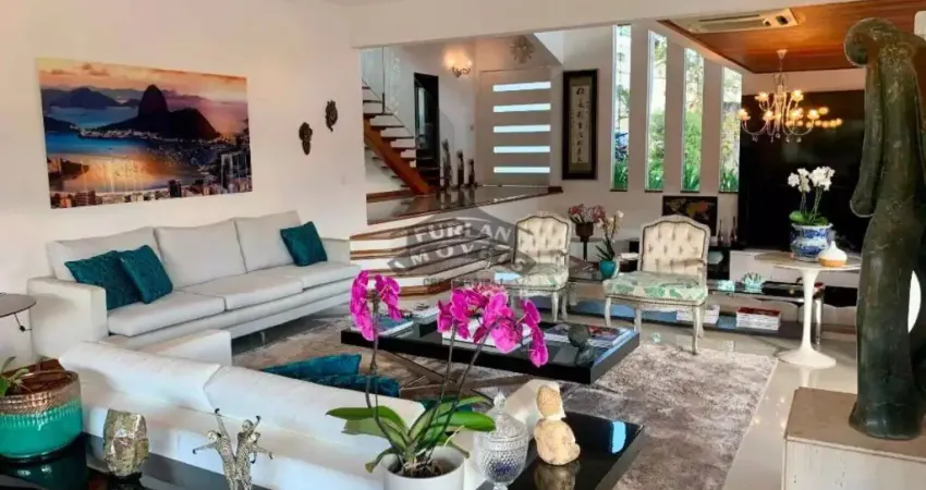 Casa Sobrado alto padrão à venda no Condomínio São Paulo II no São Paulo II em Cotia - SP