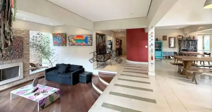 Casa Térrea alto padrão à venda no Condomínio Jardim Passárgada no Jardim Passárgada I em Cotia - SP