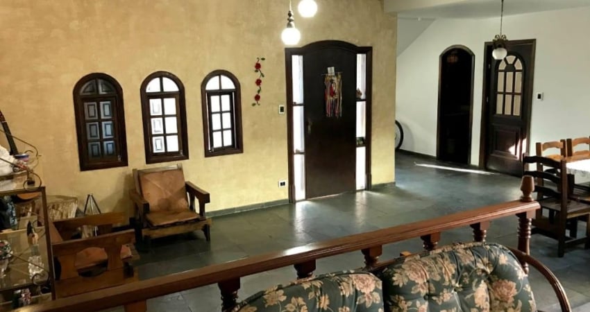 Casa alto padrão à venda no Planalto paulista em São Paulo - SP.