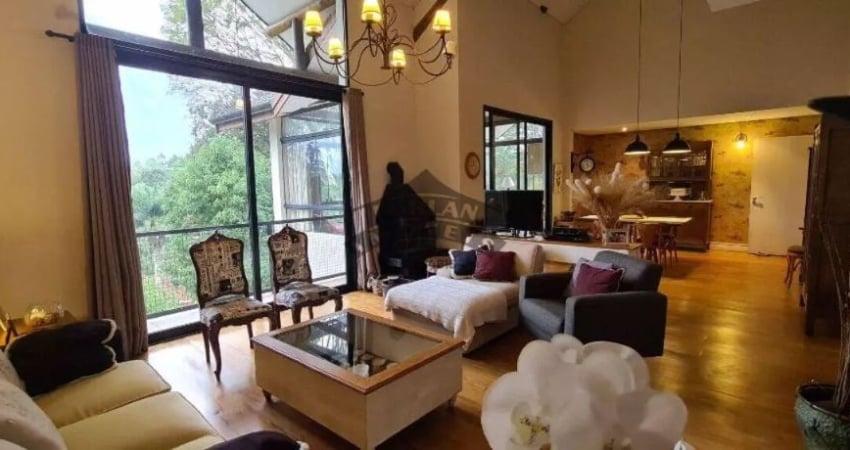 Casa Sobrado alto padrão à venda no Condomínio Jardim Mediterrâneo em Cotia - SP