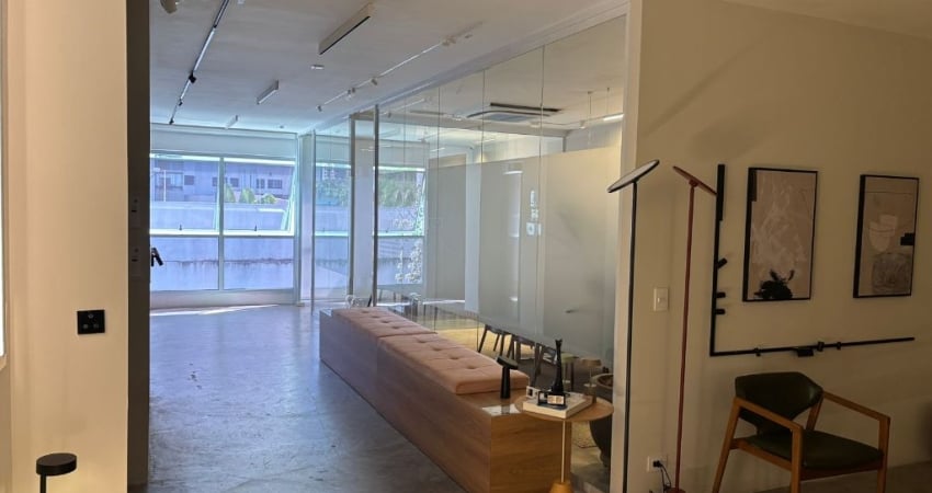 Sobrado comercial para locação no Brooklin em São Paulo - SP.
