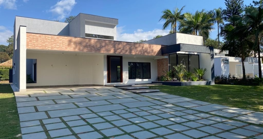 Casa sobrado à venda no Condomínio Lago Azul Golfe Clube em Araçoiaba da Terra - SP