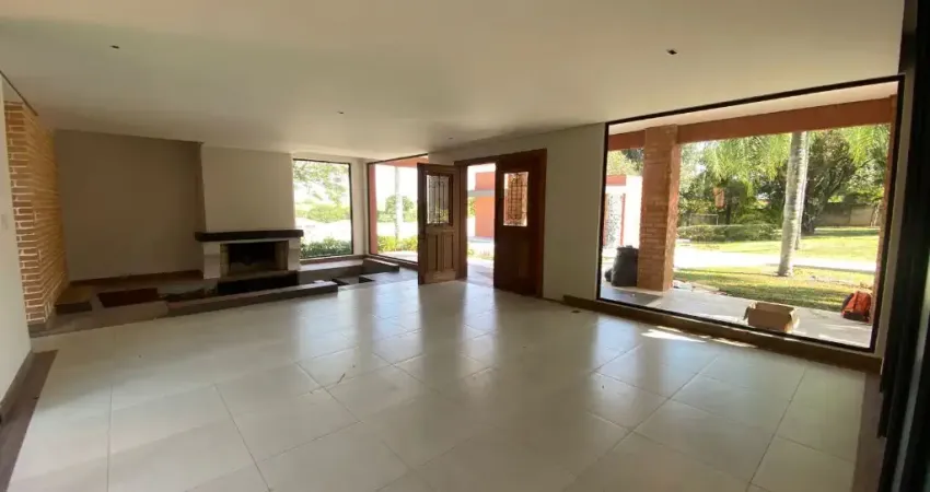 Casa térrea à venda e locação no Condomínio Chácaras Santa Maria em Votorantim - SP