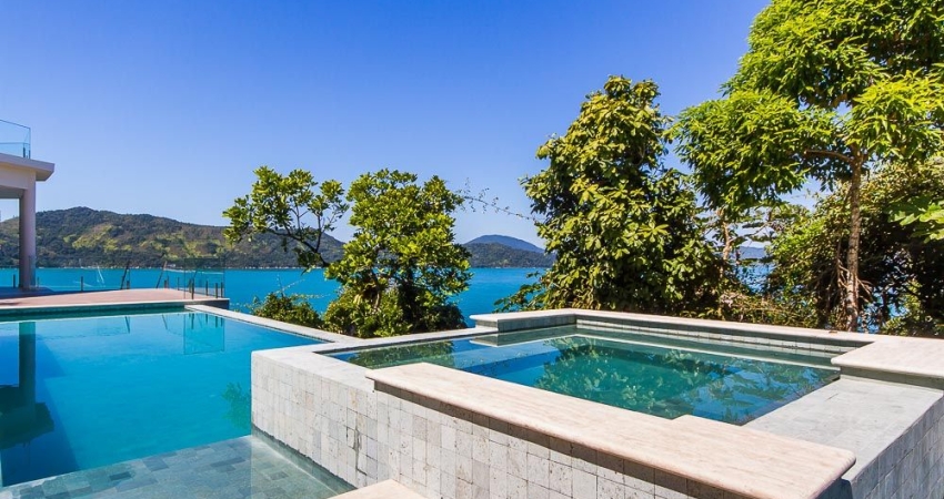 Mansão de luxo à venda na Península de Santa Rita na Praia de Santa Rita em Ubatuba - SP