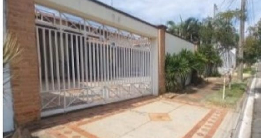 Casa térrea com 4 quartos para locação no bairro taquaral - SP