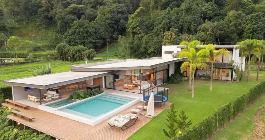 Casa sobrado alto padrão para venda e locação no Condomínio Portobello Resort em Mangaratiba - RJ