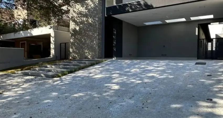 Casa de Condomínio à venda no Residencial Gênesis II em Alphaville em Santana de Parnaíba - SP