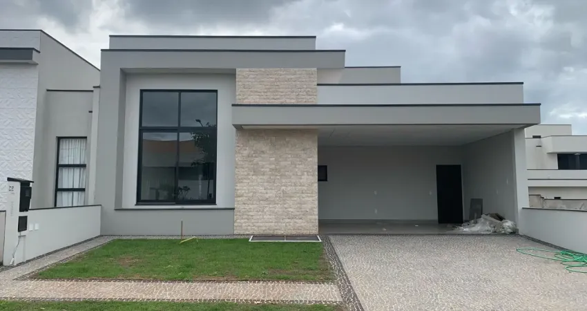 Casa à venda no Residencial Royal Garden, no Parque Brasil 500, em Paulínia - SP