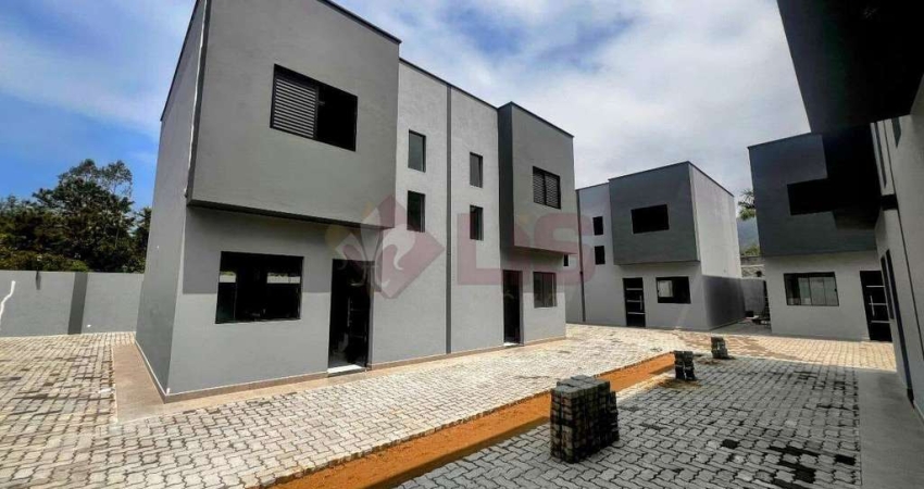 Casa à venda 2 Quartos, 1 Vaga, 75M², Capricórnio II, Caraguatatuba - SP