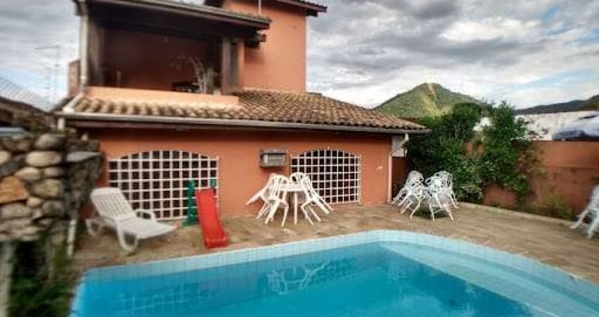 Casa à venda 5 Quartos, 1 Suite, 4 Vagas, 360M², Martim de Sá, Caraguatatuba - SP