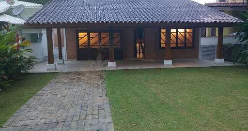 Casa à venda 5 Quartos, 3 Suites, 6 Vagas, 256M², Park Imperial, Caraguatatuba - SP
