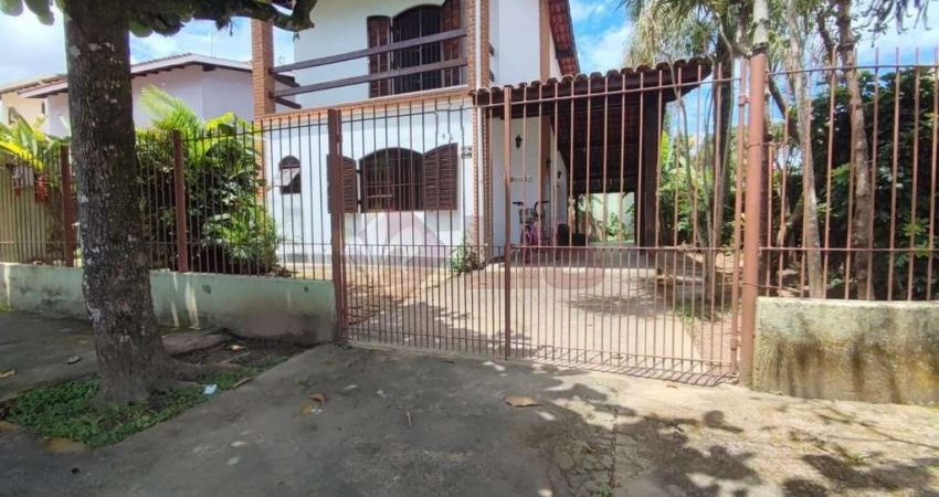 Casa à venda 2 Quartos, 2 Suites, 4 Vagas, Martim de Sá, Caraguatatuba - SP