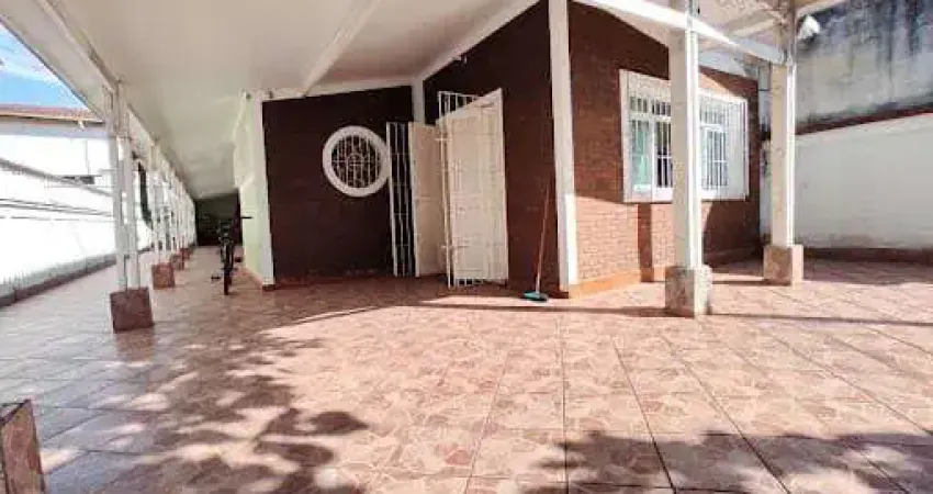 Casa à venda 4 Quartos, 4 Vagas, 313M², Martim de Sá, Caraguatatuba - SP