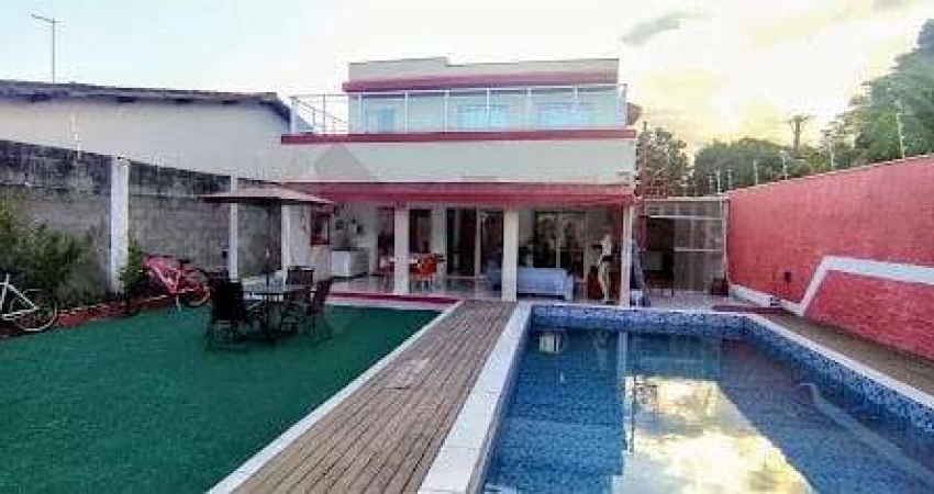 Casa à venda 3 Quartos, 1 Suite, 4 Vagas, 360M², Jardim Britânia, Caraguatatuba - SP