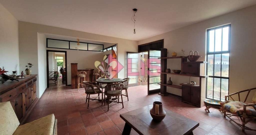 Ideal para hostel, pousada ou uso residencial – 4 suítes e lazer - Martim de Sá