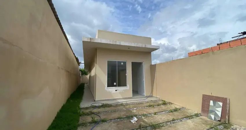 Casa à venda 2 Quartos, 1 Suite, 1 Vaga, 65M², Balneário dos Golfinhos, Caraguatatuba - SP