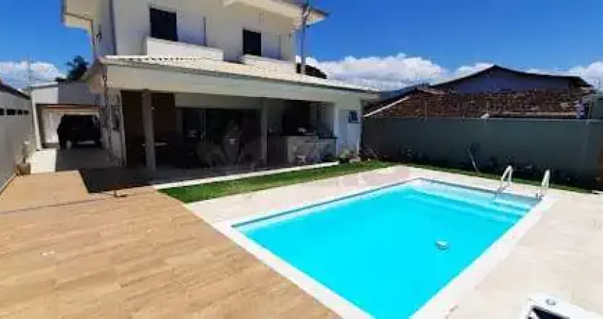Casa à venda 4 Quartos, 1 Suite, 300M², Jardim Britânia, Caraguatatuba - SP