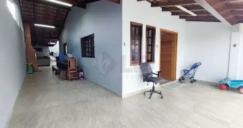 Casa à venda 3 Quartos, 2 Suites, 6 Vagas, 161M², Getuba, Caraguatatuba - SP