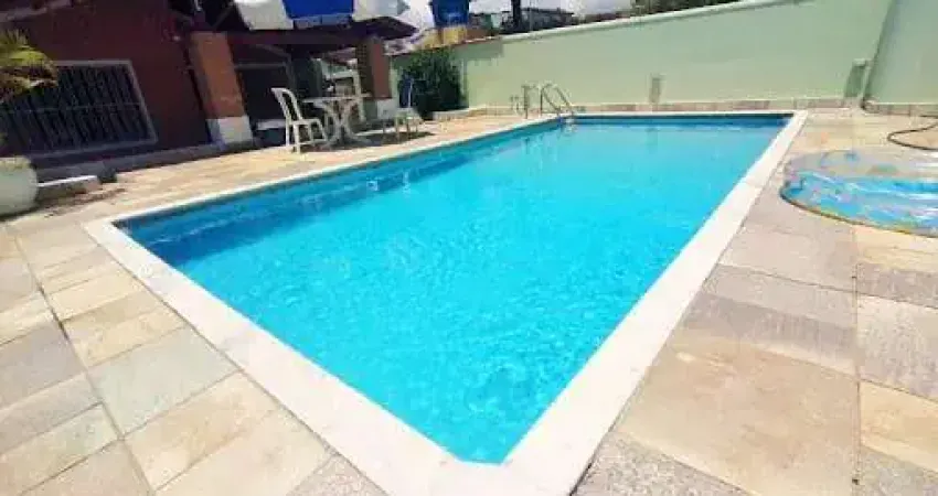 Casa de 5 Dormitórios a 400m da Praia do Porto Novo, a venda!