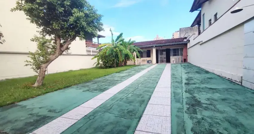 Casa à venda no bairro Indaiá, para quem busca localidade e uma ótima casa individual