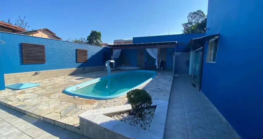 CASA DE ALTO PADRÃO NO JARDIM BRITÂNIA – UM LUXO À SUA ESPERA!