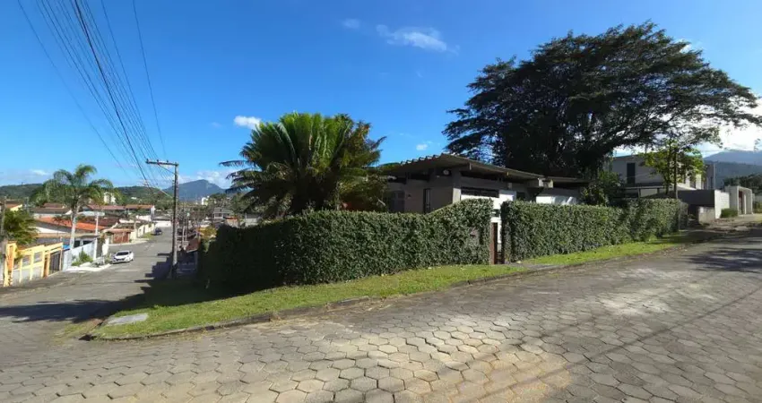 Ideal para hostel, pousada ou uso residencial – 4 suítes e lazer - Martim de Sá