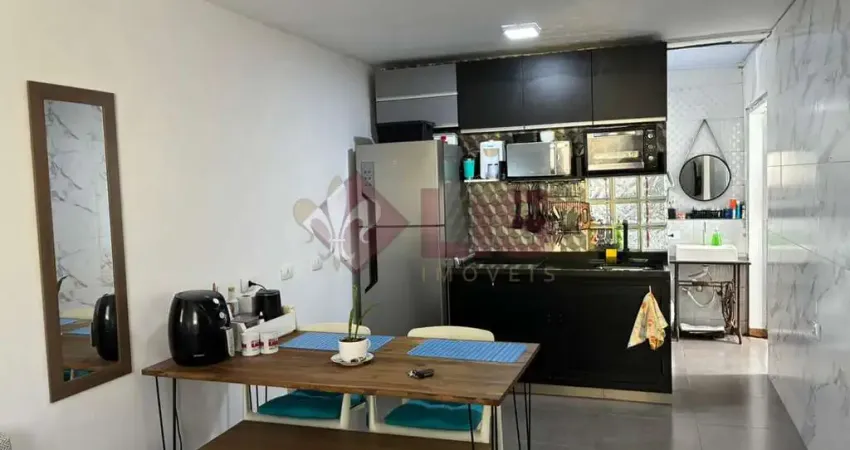 Oportunidade única: casa térrea em condomínio na martim de sá | aceita permuta!