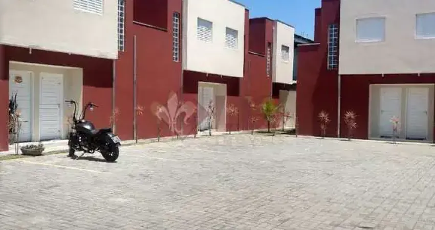 Sobrado em condomínio horizontal com 2 dormitórios para locação mensal.