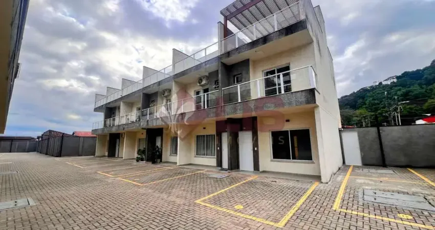 Anúncio de triplex novo para locação definitiva no centro de Caraguatatuba!