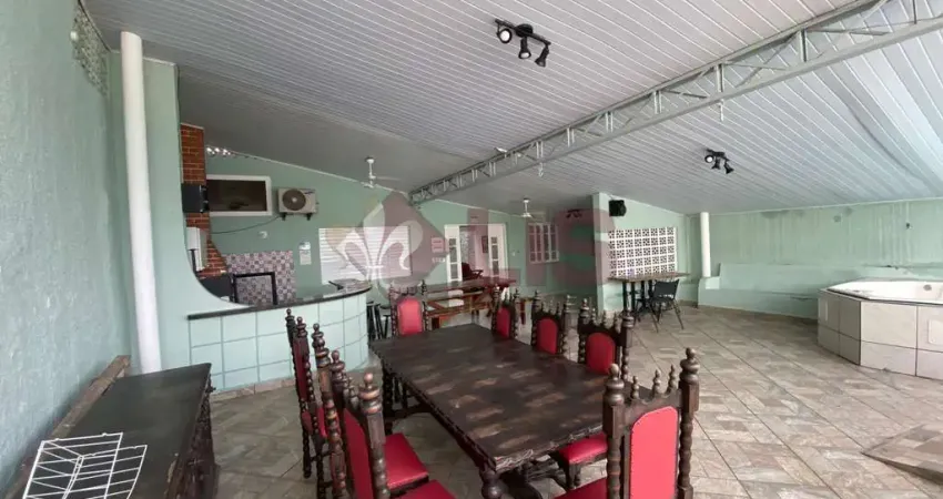 O Refúgio que sua família merece: Térrea com 3 suítes e Piscina