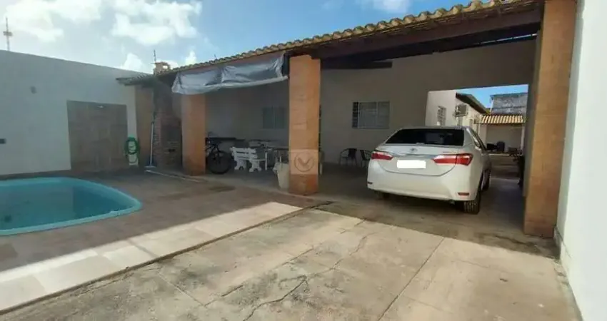 Casa Mobiliada com piscina na Zona de Expansão a 300m da Praia do Robalo.