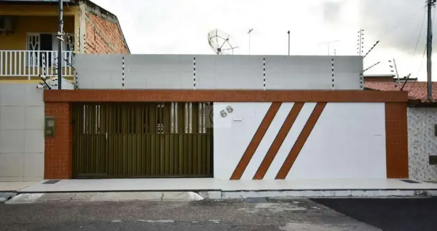 Venda - Casa Espaçosa no Conjunto Medici II - Bairro Luzia