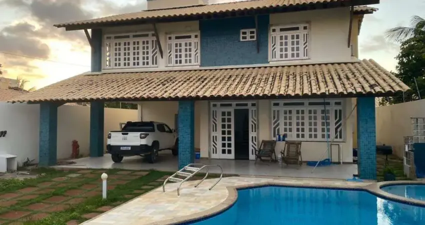 Seu Paraíso Particular: Casa Espaçosa, Perto da Praia e com Piscina Privativa!