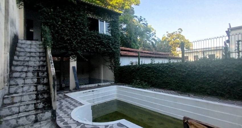 VENDO CASA DULPLEX COM 03 QTOS COM PISCINA NO P.10