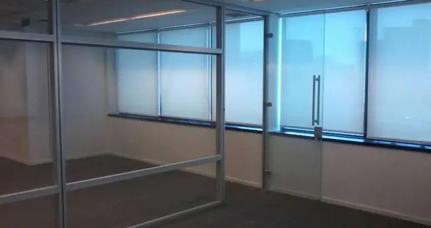 Sala comercial para alugar na Avenida Eusébio Matoso, Pinheiros, São Paulo