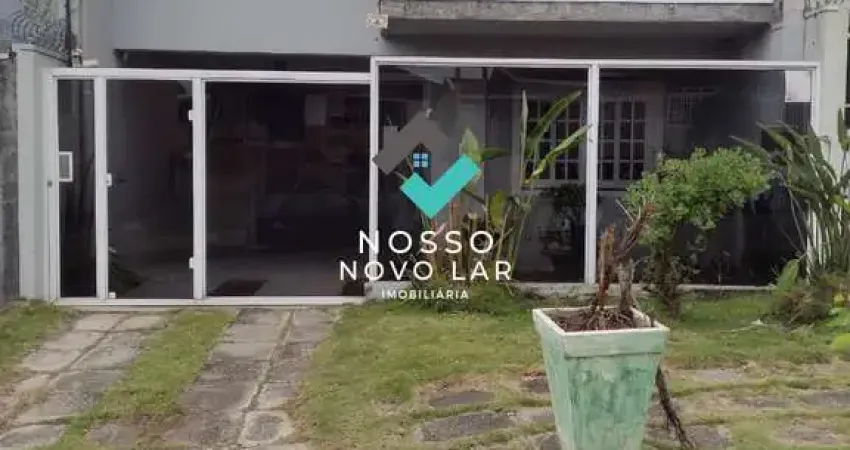 Aluga-se casa / sobrado em bom estado com 03 quartos e uma suíte em são josé dos pinhais no bairro centro / bom jesus muito bem localizado agradável.