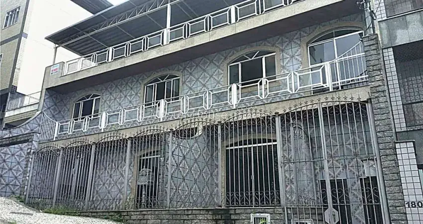 Casa com 10 quartos à venda na Rua Antônio Marinho Saraiva, 196, Cascatinha, Juiz de Fora