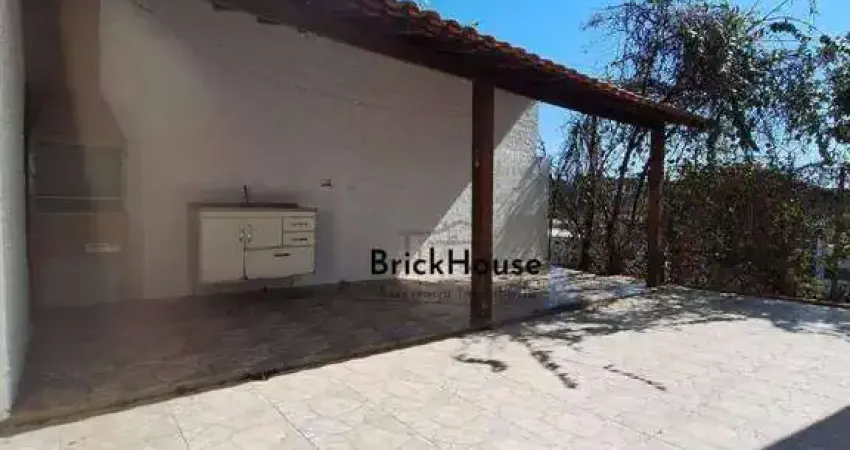 Casa com 3 dormitórios para alugar, 120 m² por R$ 3.370,00/mês - Taboão - São Roque/SP