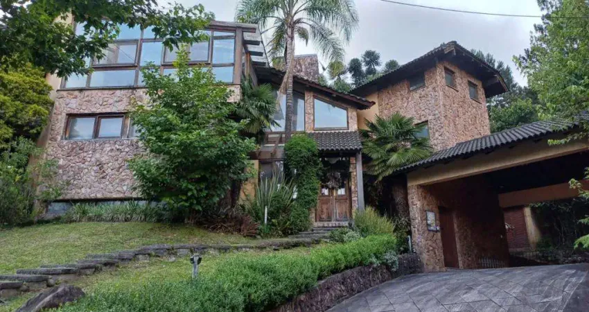 Casa 05 Dorm. à venda no Bairro Don Felipe com 362 m² de área privativa - 4 vagas de garagem
