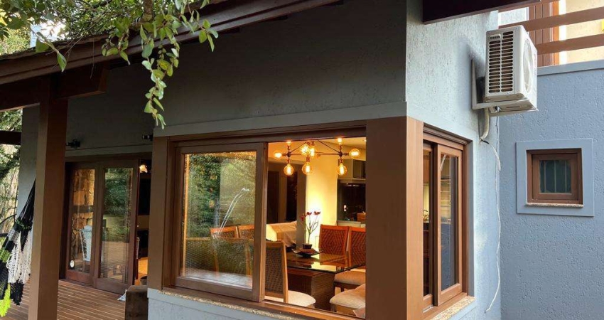 Casa 03 Dorm. à venda no Bairro Vale das Colinas com 350 m² de área privativa - 2 vagas de garagem