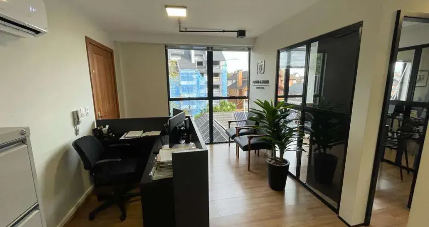 Sala à venda no Bairro Centro com 68 m² de área privativa - 1 vaga de garagem