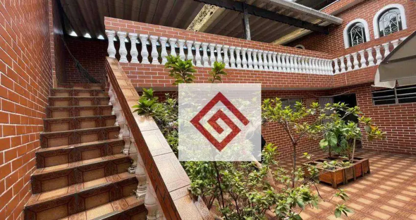 Casa com 3 dormitórios à venda, 257 m² por R$ 960.000,00 - Vila Scarpelli - Santo André/SP