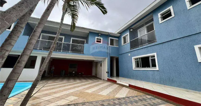 Casa 3 dormitórios com piscina e vaga para 5 carros