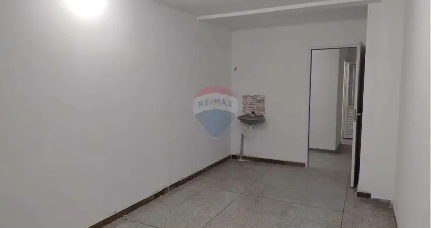 Aluga-se Sala Comercial com 16 m² - Localizado no Bairro Rodrigo Barreto - Arujá/SP
