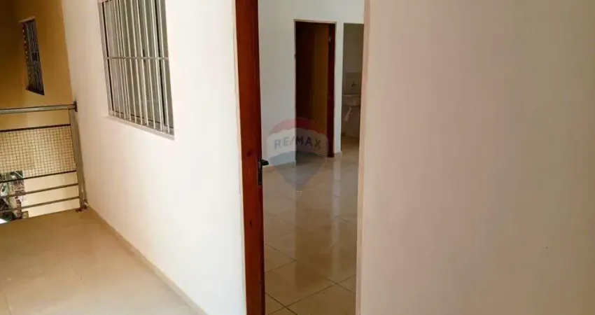 Apartamento com 02 dormitorios no Parque Edu Chaves-sem vaga