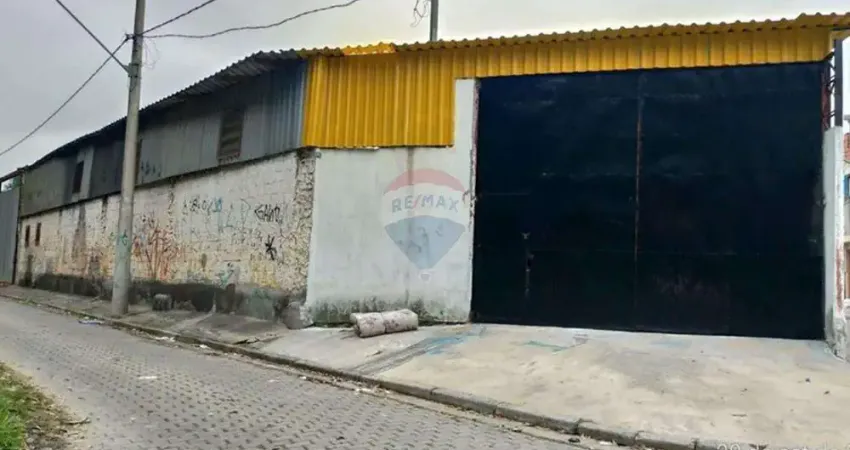 'Galpão Comercial Ideal: Proximidade e Praticidade'